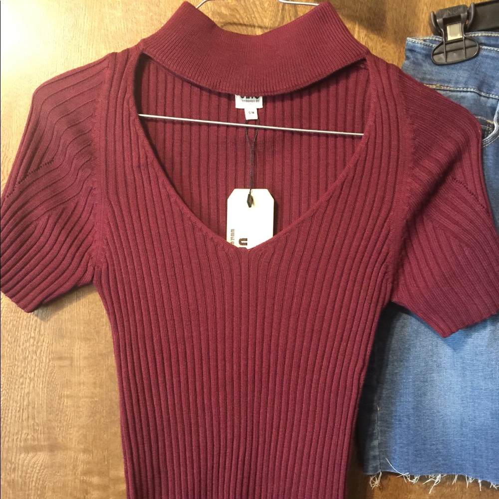 Maroon choker top